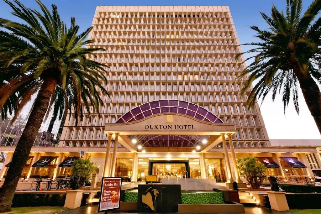 DUXTON HOTEL