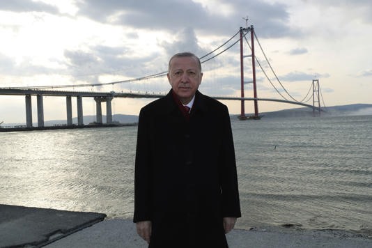 Thổ Nhĩ Kỳ khai trương cây cầu 2,3 tỉ USD nối Châu Âu và Châu Á