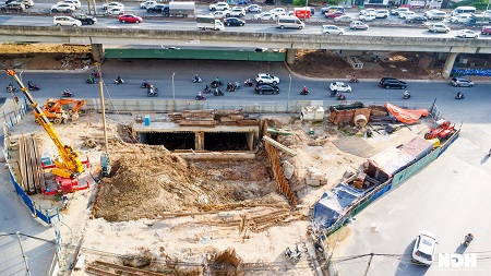 Dự án hầm chui Lê Văn Lương: Đã đục thông hai ống hầm, dự kiến về đích trong tháng 10