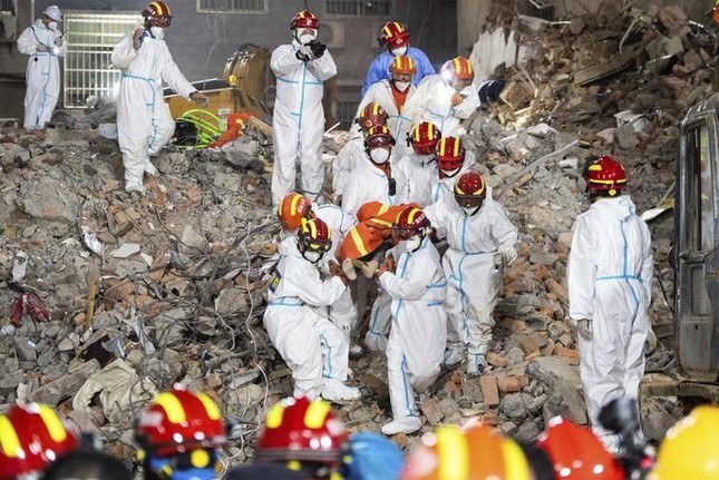 53 người thiệt mạng trong vụ sập nhà 6 tầng ở Trung Quốc