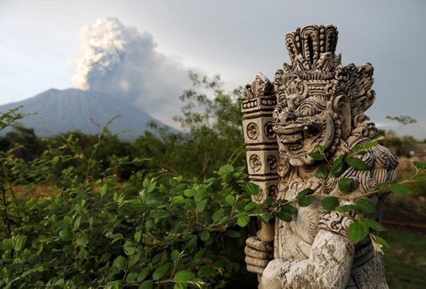 Bali - Indonesia chính thức cấm du khách lên núi thiêng
