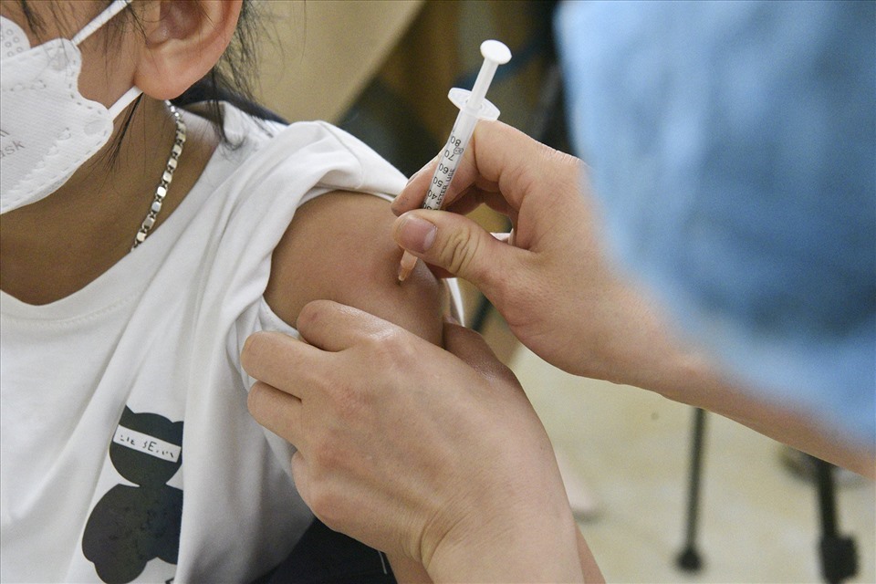 Xử trí các phản ứng sau tiêm vaccine phòng COVID-19 cho trẻ 5 - 11 tuổi