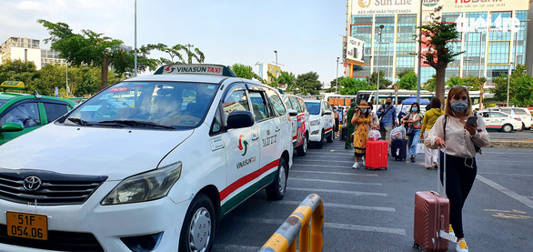 Tân Sơn Nhất lên phương án bổ sung xe taxi, xả trạm thu phí nếu ùn tắc dịp lễ 30-4
