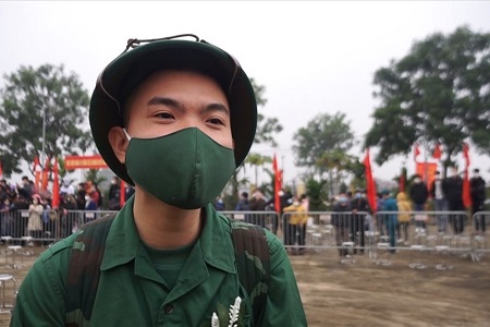 Yêu màu áo lính, nam thanh niên tha thiết xin nhập ngũ