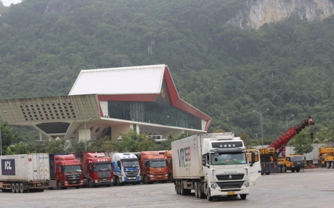 Hàng nghìn container ùn ứ, Lạng Sơn áp dụng phương thức giao hàng mới