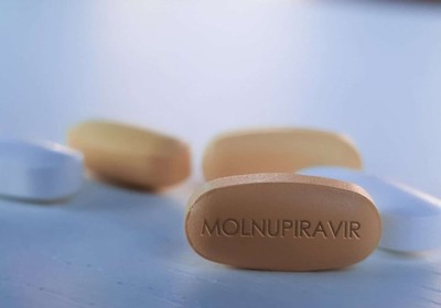 Thuốc Molnupiravir giảm rõ rệt tải lượng virus ở bệnh nhân nhẹ và vừa