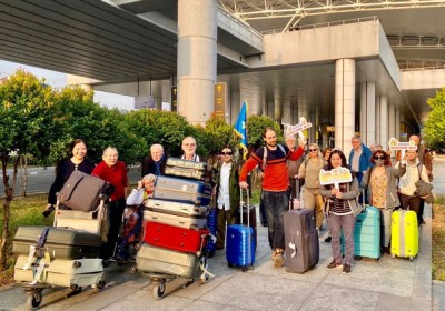 Công ty Dịch vụ Lữ hành Saigontourist phục vụ đoàn MICE quốc tế gồm 20 khách châu Âu đến Việt Nam bằng đường hàng không.