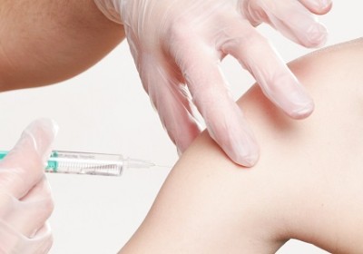 第三劑疫苗打不打？接種必要性與副作用成討論