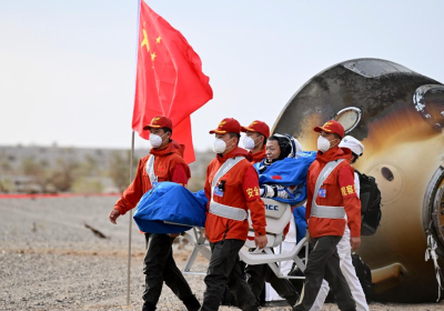 Tàu Thần Châu-15 của Trung Quốc đưa về Trái Đất nhiều mẫu thí nghiệm trong vũ trụ