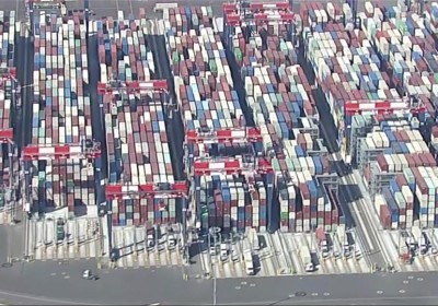 貨櫃船塞港口「等卸貨」 美國物流、零售業宣布24小時營運緩解危機