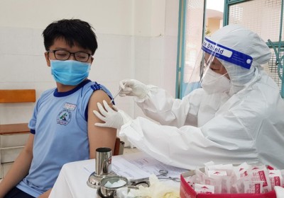 Việt Nam thuộc nhóm 6 quốc gia tiêm vắc xin COVID-19 cao nhất thế giới
