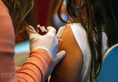 Vaccine COVID-19 không gây các vấn đề lâu dài cho sức khỏe con người