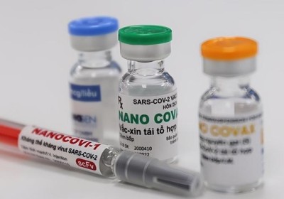 儘快完善新冠疫苗許可審批流程和防疫藥物生產工作