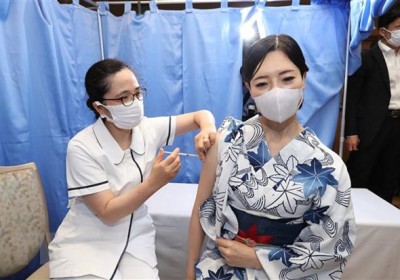 Nhật Bản khuyến nghị sử dụng vaccine Moderna cho mũi tiêm tăng cường